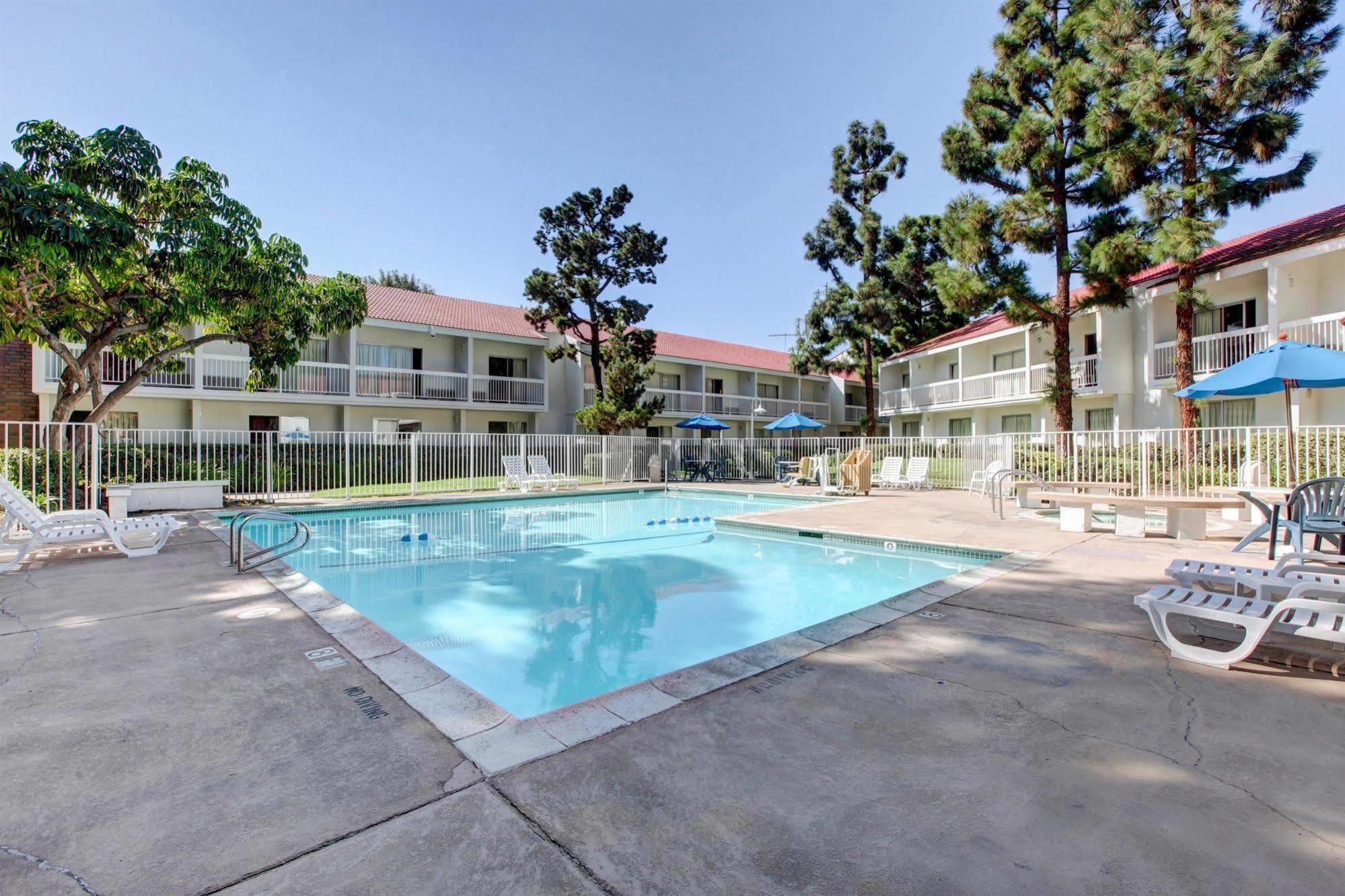 Motel 6-Santa Ana, Ca - Irvine - Orange County Airport Exterior foto