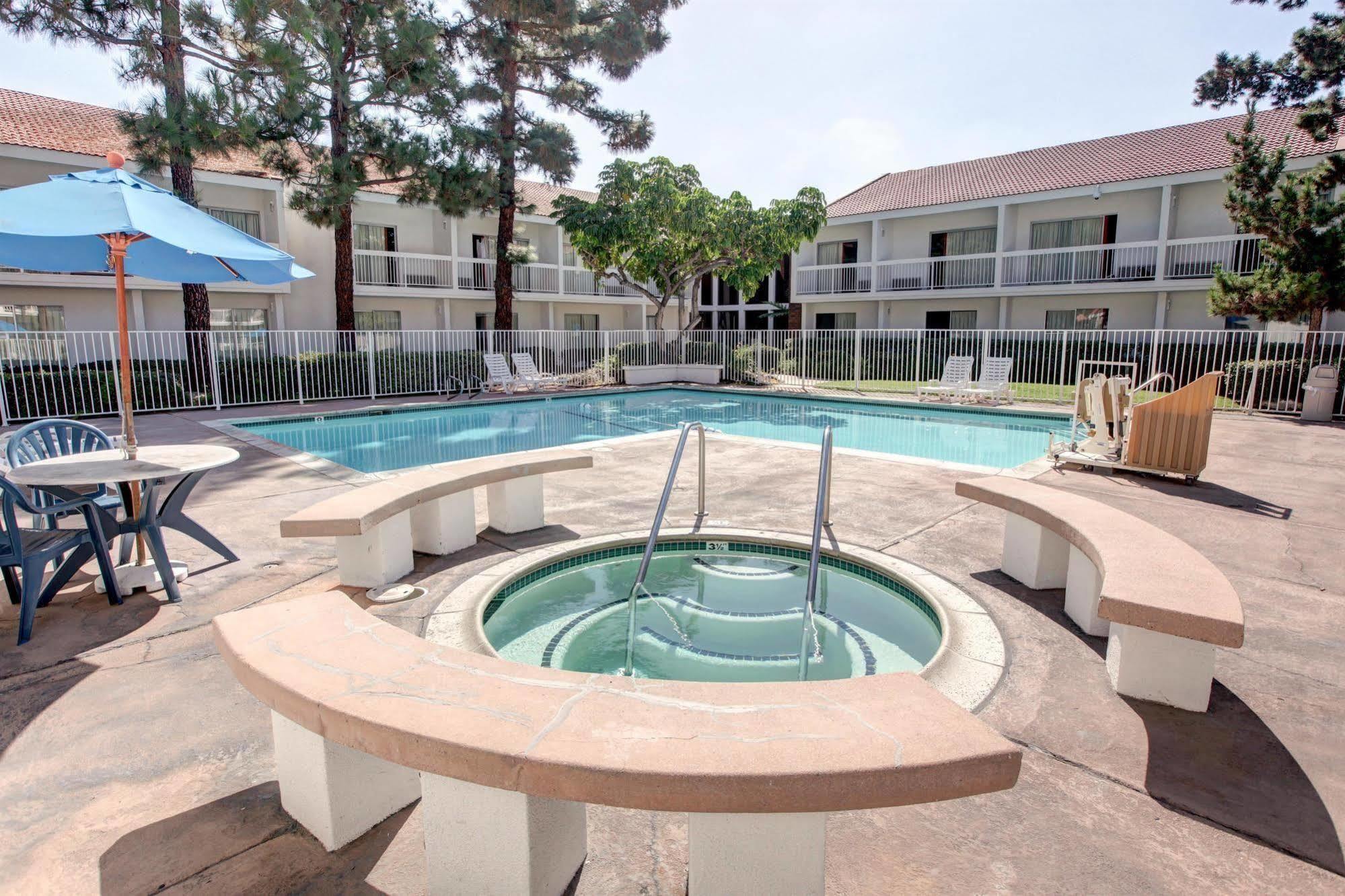 Motel 6-Santa Ana, Ca - Irvine - Orange County Airport Exterior foto